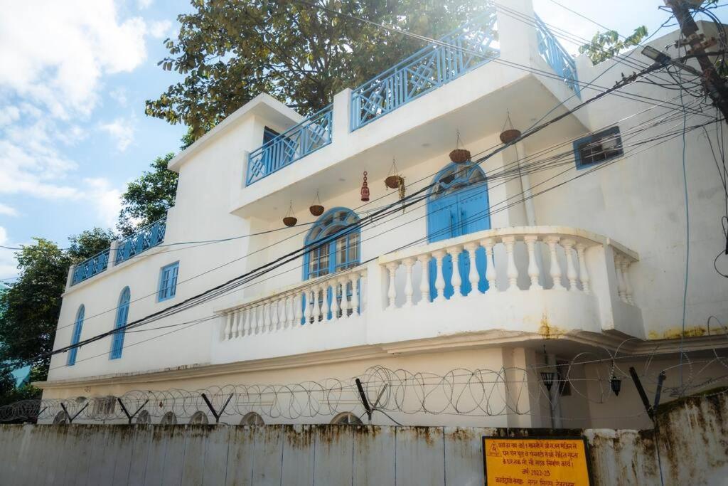 Blue Door Villa By Homeyhuts Rajpur Екстер'єр фото