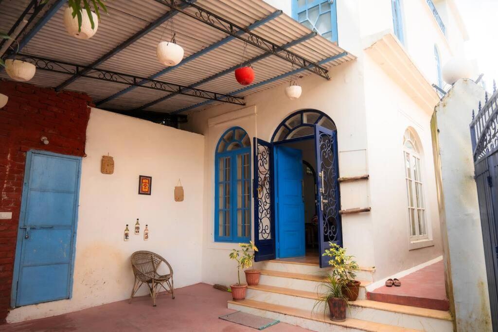 Blue Door Villa By Homeyhuts Rajpur Екстер'єр фото